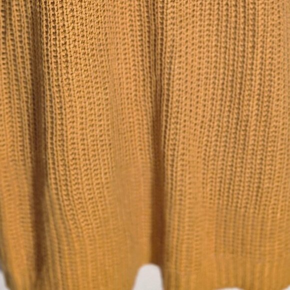 NO COMMENT sweater dress/long sweater, Gold knit in size Medium - Picture 9 of 16